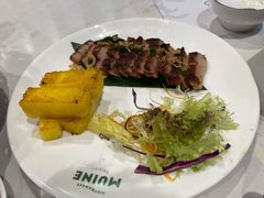 西贡炭烧烤猪颈肉配菠萝-美奈小馆·越南料理(中航城君尚购物中心店)