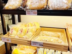 -Caidie Bakery采蝶轩(百越店)