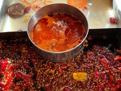 招牌凤凰投胎汤底锅底-大隐·成都火锅Bistro(合生麒麟新天地店)