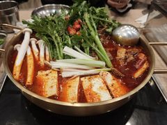 火山牛脊骨锅-The bon House李本家韩国料理(玉林生活广场店)