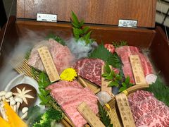 -山川小町·极番烧肉(新地假日广场店)