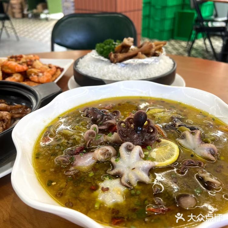 聚餐日常丨上岸海鲜大排档