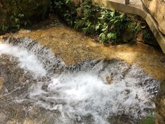-丫沙底瀑布温泉