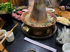 -果松木炭酸菜铜火锅·外婆参鸡汤