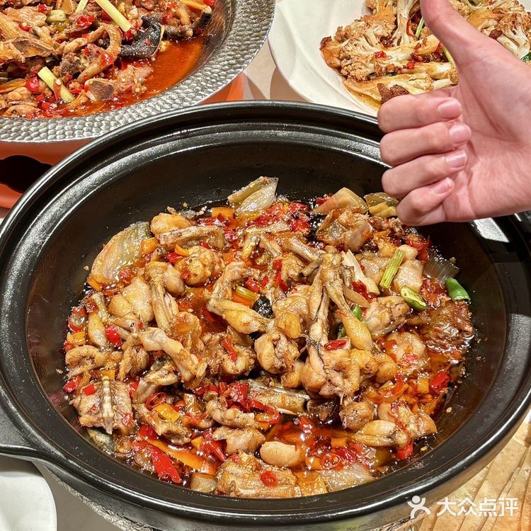 救命这真的是长沙湘菜届最好吃的[流泪]人均40r