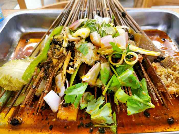 歆瑞源油卤串串-"92疯狂给这家串串打call,很重口味,.