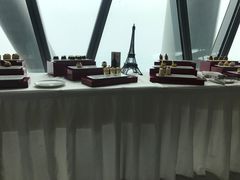-广州塔卢特斯法国旋转餐厅