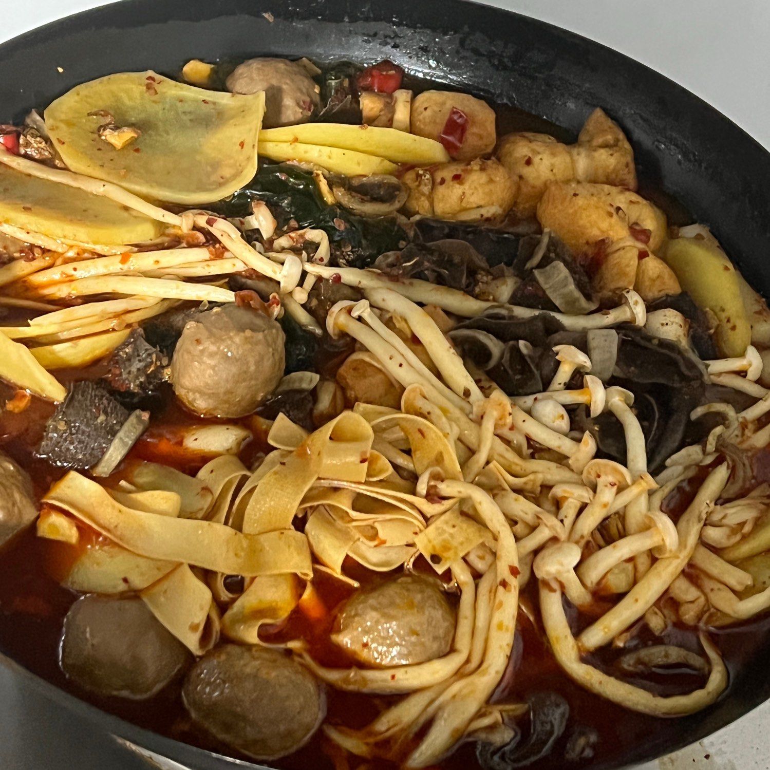 大杂烩麻辣烫一大锅