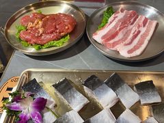-围炉肉舍丹东海鲜烤肉·烤活鳗(步行街店)