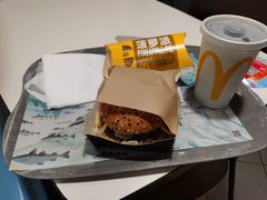 -麦当劳(中唱大厦店)