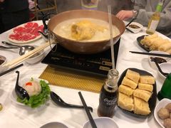 -鲜入围煮花胶鸡海鲜火锅