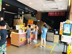 -麦当劳(杨林得来速店)