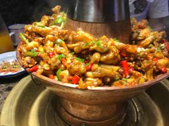 -沪小二炭火蛙锅(淮海中路美食不夜城店)