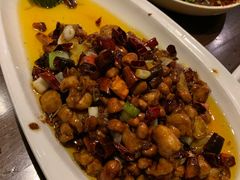 宫保鸡丁-夫妻肺片·中华老字号·正宗川菜(春熙路店)
