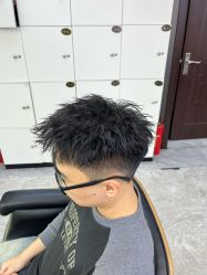 -藤野造型烫发染发