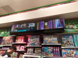 -乐高品牌旗舰店(人民广场店)