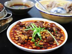红烧肥肠-梯坎豆花
