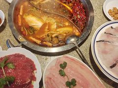 -茅草房·河畔园林火锅