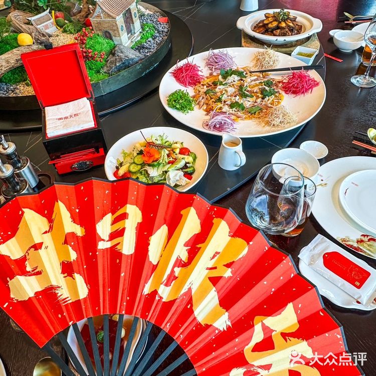 高端局｜一键搞定毕业礼、成年礼等场合……