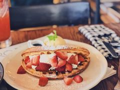 -ROAST coffee & eatery