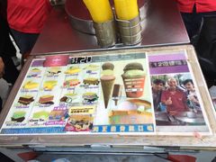 -詹爷爷乌节路街头冰淇淋