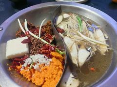 -沸炉重庆老火锅(军事博物馆店)