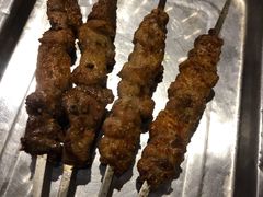 烤羊肉串-清真吴记门钉肉饼·喜多利