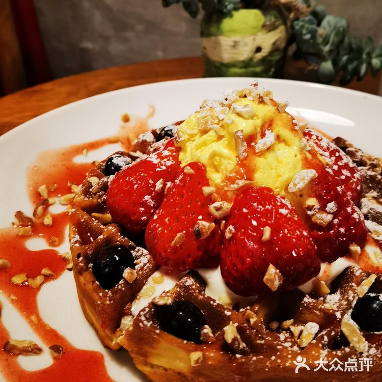 草莓🍓坚果松饼，幸福的味道[亲亲]