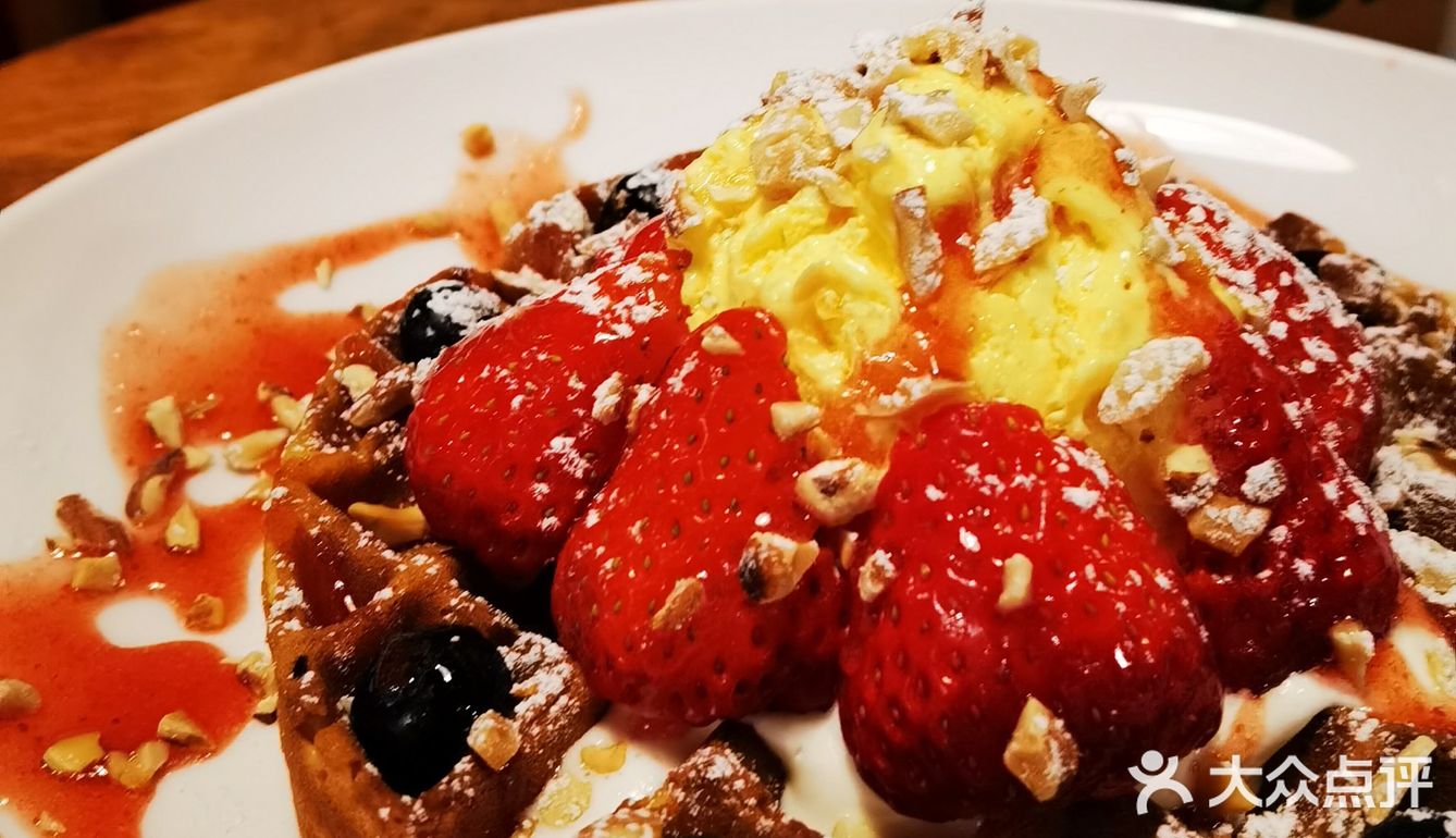 草莓🍓坚果松饼，幸福的味道[亲亲]