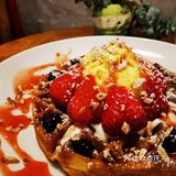 草莓🍓坚果松饼，幸福的味道[亲亲]