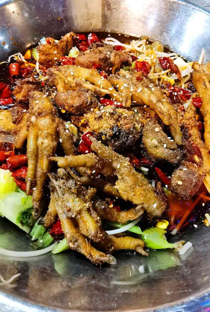 金爪爪干锅-"位置就在天星桥车站旁边那条路往里走100.