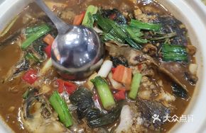 Qian Dao Lake Fish Head in Clay Pot