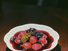 桑葚浸番茄-羲和雅苑•北京烤鸭(乐园道万象城店)