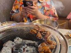 -围炉肉舍•炭烤活鳗•丹东海鲜烤肉(步行街店)