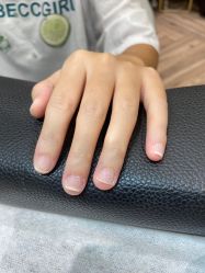 -花岐款式专研健康美甲沙龙