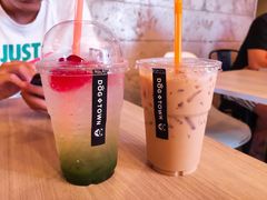 -Dog in Town Ekkamai