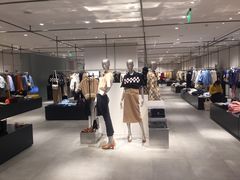 -URBAN REVIVO(欢乐海岸购物中心店)