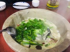 江团鱼-姚记抚仙湖石锅鱼庄