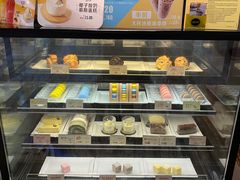 面包甜点陈列柜-麦当劳(新世纪环球中心店)