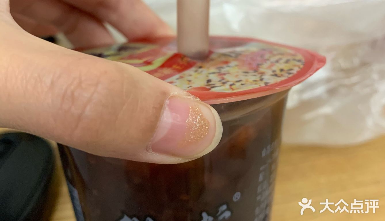 商家也是很贴心了。很喜欢黏玉米，烧饼里的鸡柳很好吃