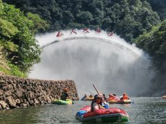 -仙人谷漂流景区