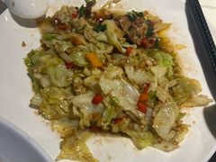 -阿瓦山寨·湘菜现炒·剁椒鱼头王(咸阳总店)