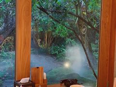 -Chom Cafe and Restaurant