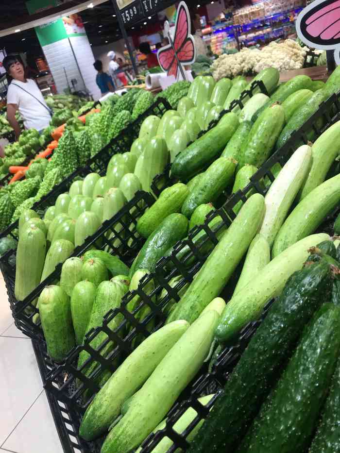 金方超市(安宁店)-"喜欢逛金方超市,购物环境宽敞明亮,高中低.