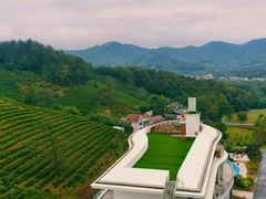 -金孔雀温泉旅游度假村