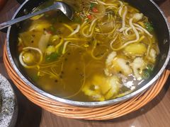 -有红鸡毛店·川菜(建设路店)