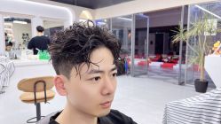 -尤司男士国潮理发馆