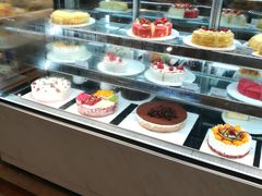 面包甜点陈列柜-皇家美孚·蛋糕外送(东部佳世客店)