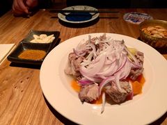 手抓排-阿里家·新疆烤肉酒場 by MIG