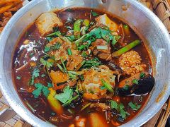 -爆炸头阿姨小四川正宗川味小吃(无任何分店)